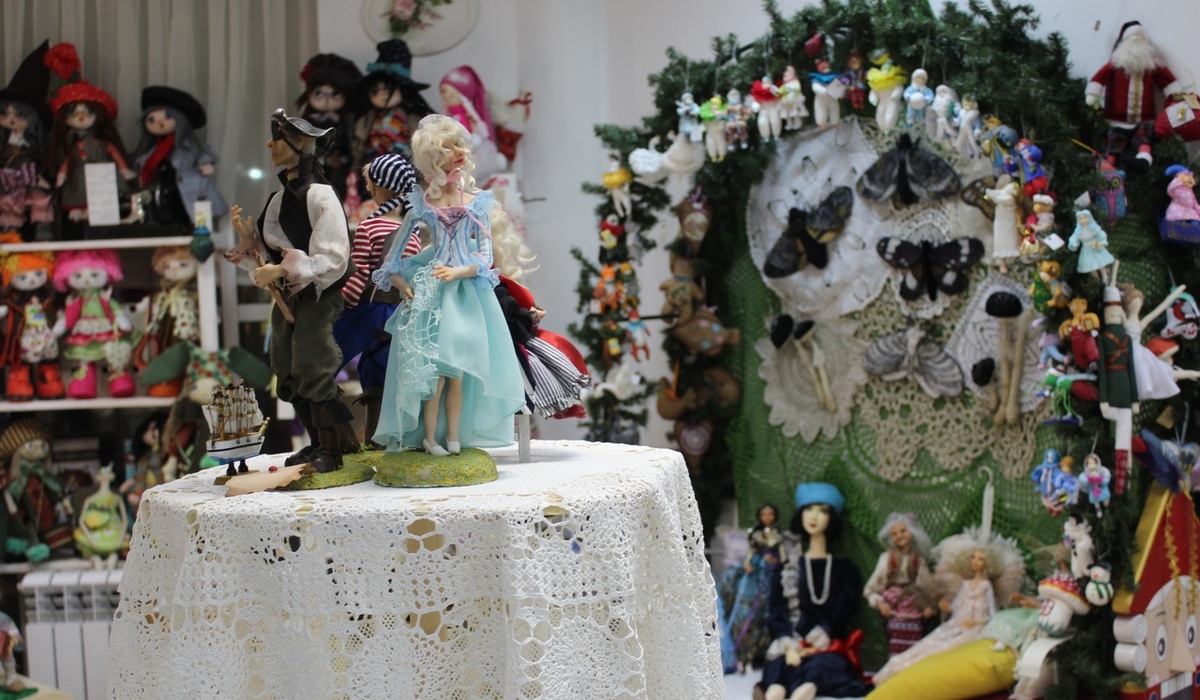 В Курске проходит выставка кукол и мягких игрушек