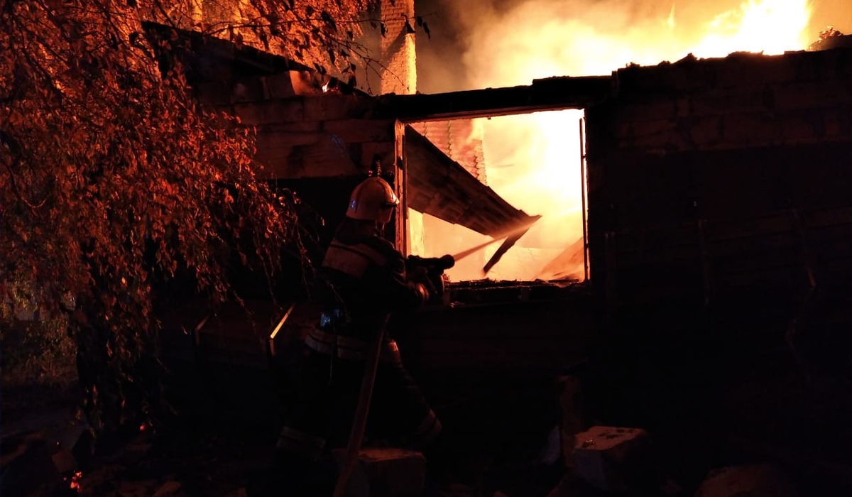 В Курской области сгорели три дома