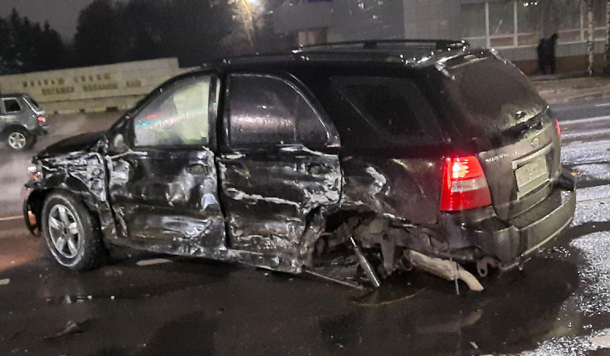 Ночью в Курске произошла серьезная дорожная авария