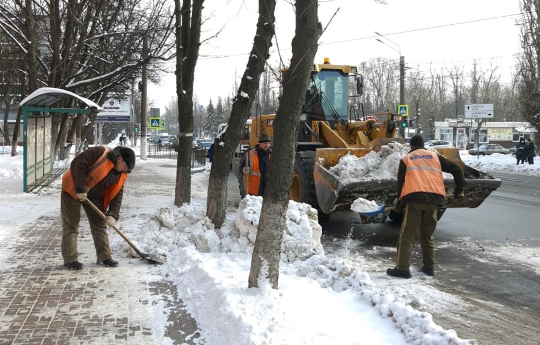 На дорогах Курской области работают 62 единицы снегоуборочной техники