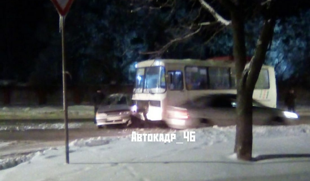 В Курске 15 февраля произошла авария с маршруткой