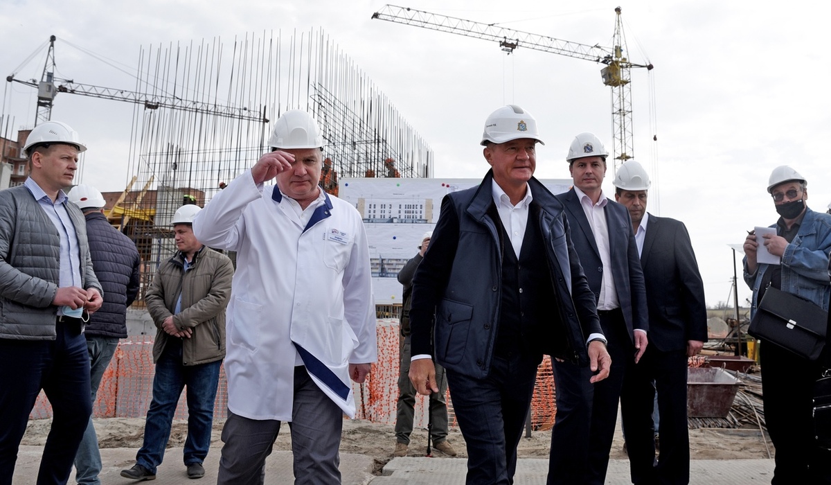 В Курске строители завершили цокольный этаж новой инфекционной больницы