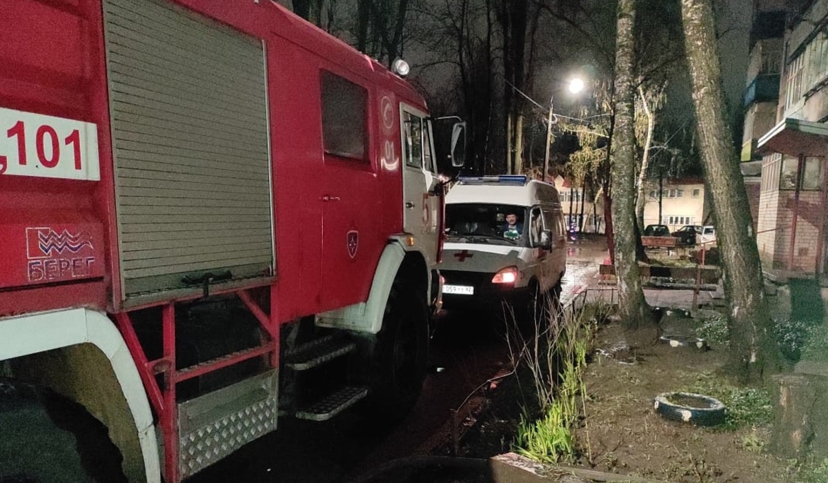 В Курске из горящего дома спасли 4 человек