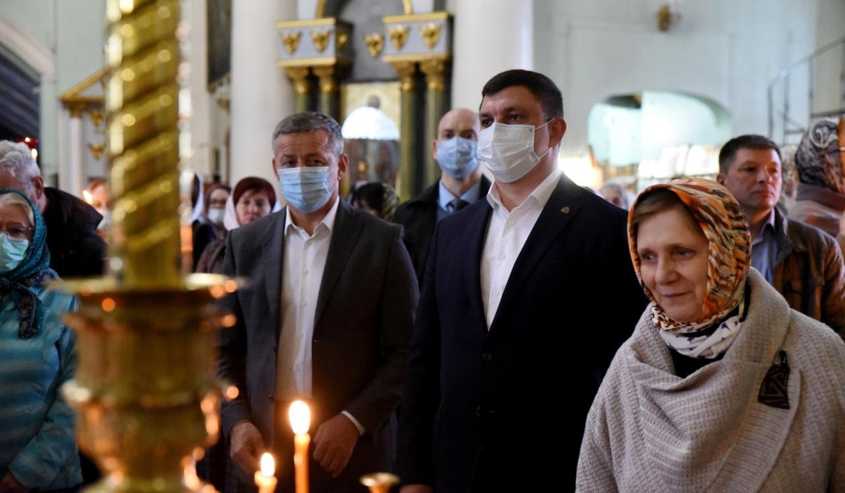 В Знаменском соборе Курска прошло праздничное Пасхальное богослужение