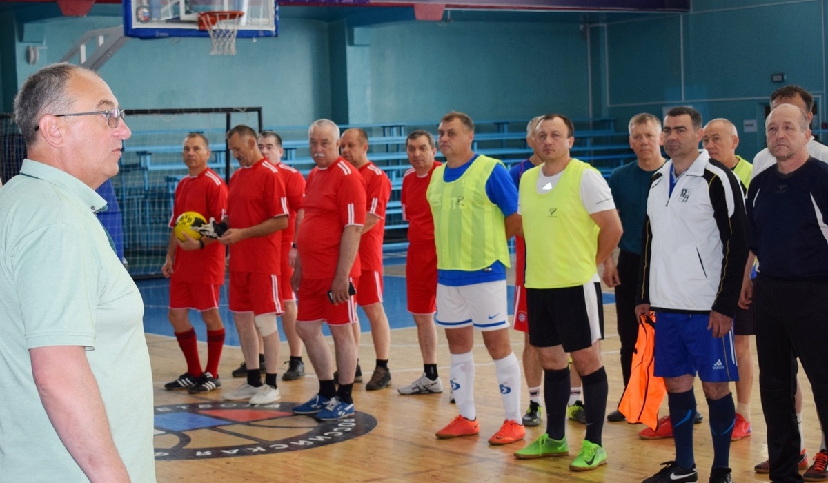 Ветераны курского УФСИН поучаствовали в чемпионате по мини-футболу