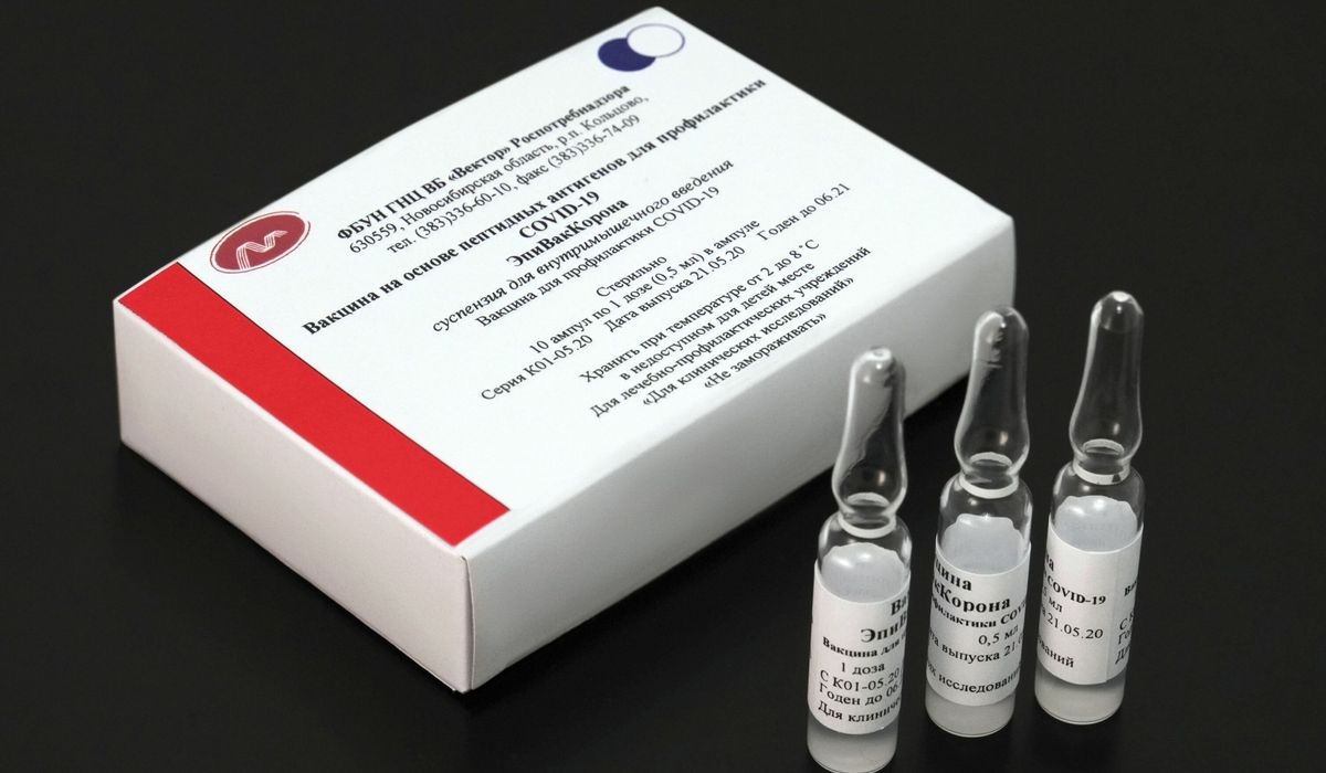 Курянам на выбор предлагается три вида вакцины – «Спутник V», «ЭпиВакКорона» и «КовиВак»