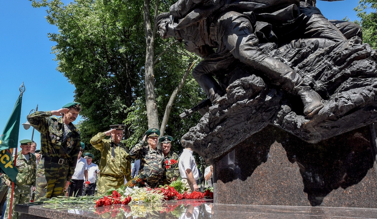 На Северном фасе Курской дуги открыли памятник пограничникам