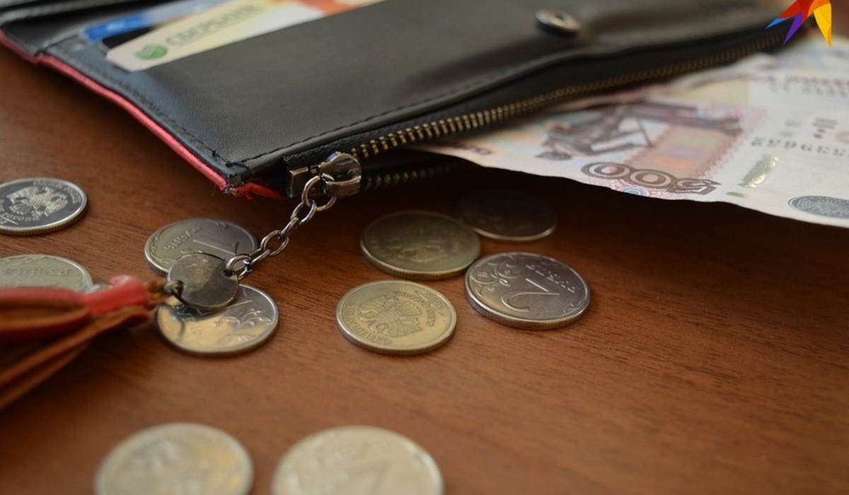 Курянин украл в магазине кошелек с 26 тысячами рублей