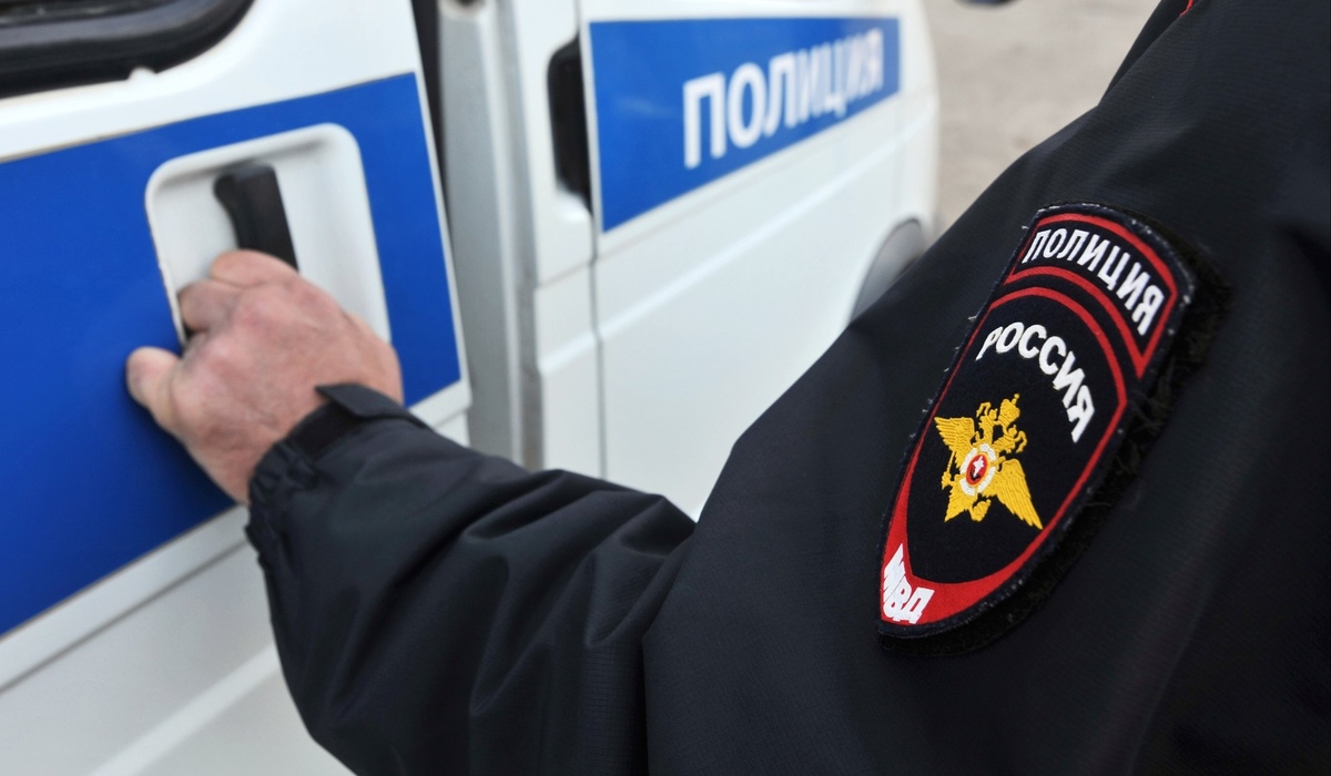 45-летний мужчина и 15-летний подросток из Курской области подозреваются в ограблении орловчанина