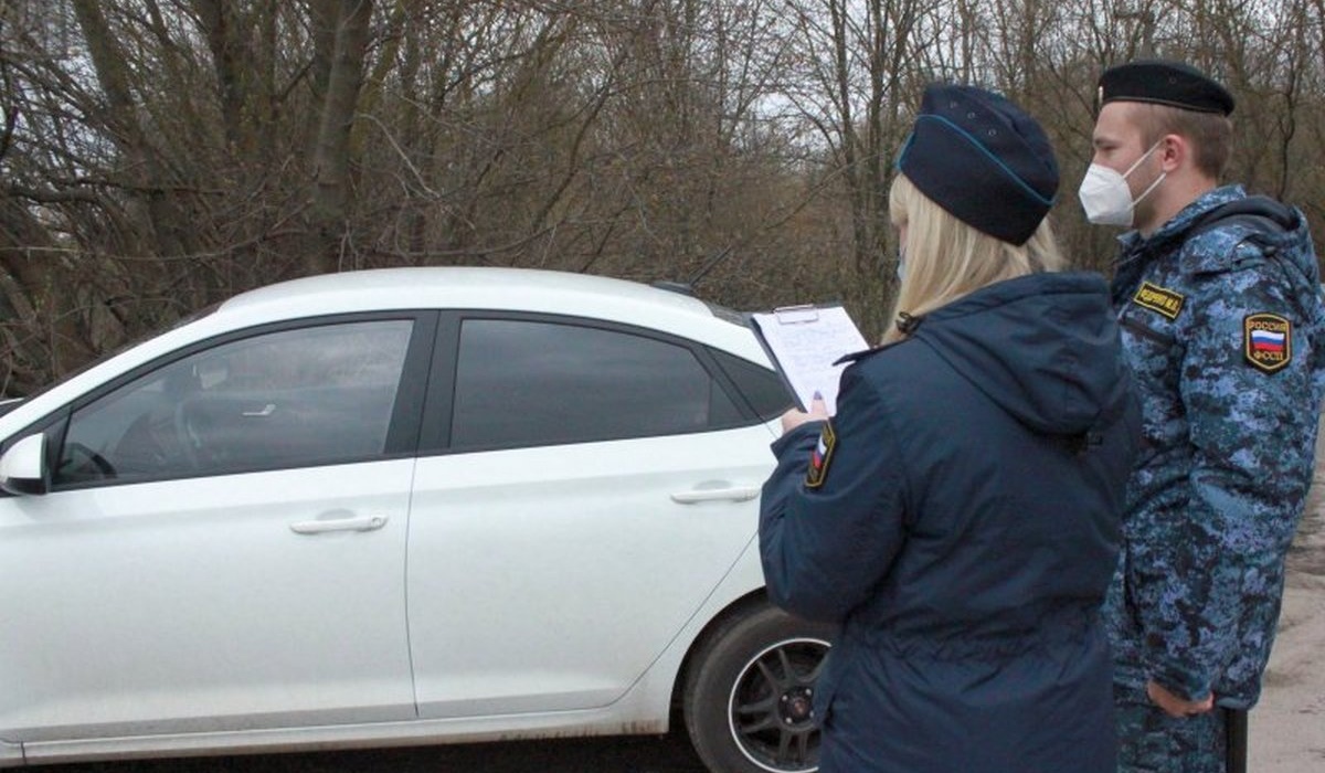 Курянин оплатил более 120 штрафов ГИБДД после ареста автомобиля