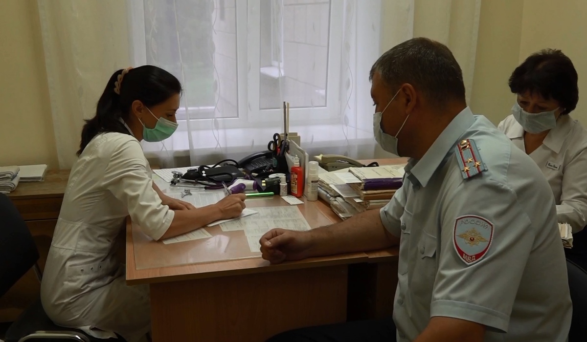 Курских полицейских привили от коронавируса