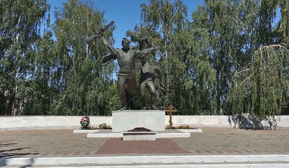 В Щиграх Курской области несовершеннолетние осквернили мемориал