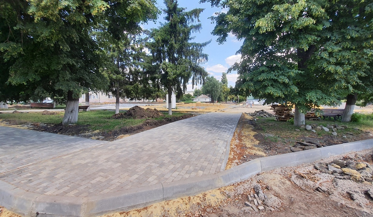 В Щиграх Курской области продолжается благоустройство парковой зоны