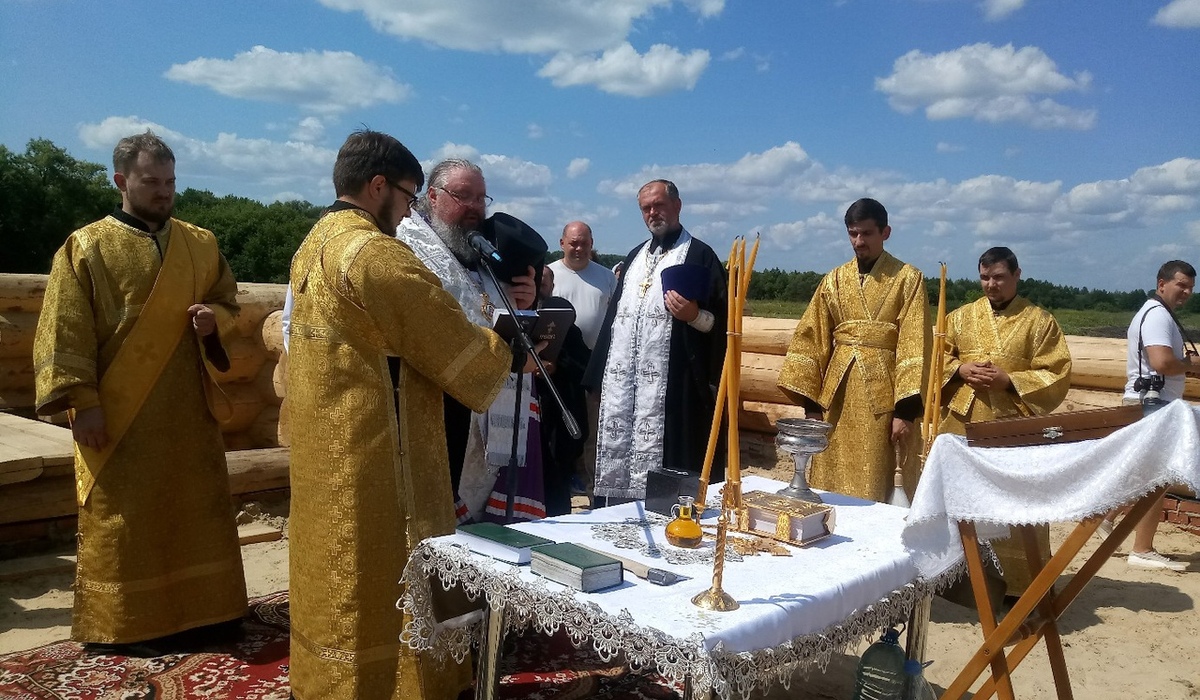 В Курской области освятили третий венец храма Преображения Господня