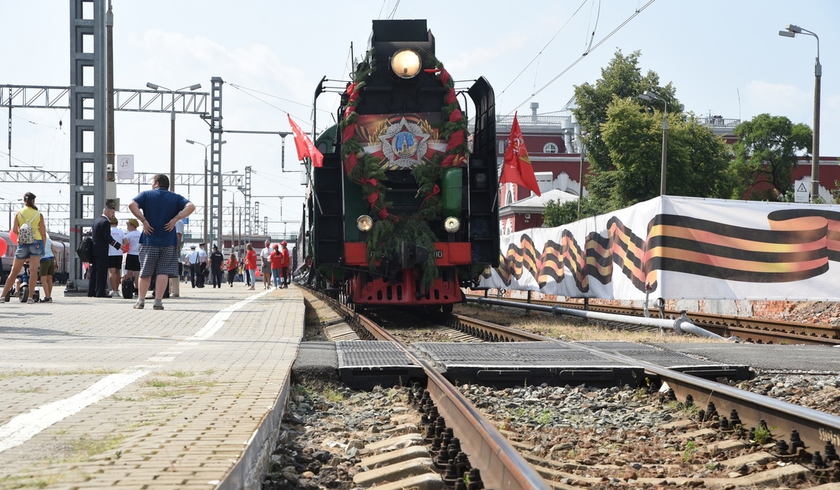 Курский губернатор проехал на «Поезде Победы»