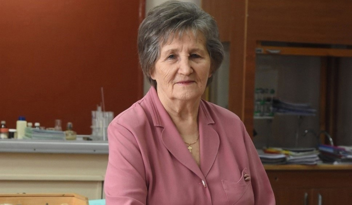Учительница химии из Курска стала народным учителем России