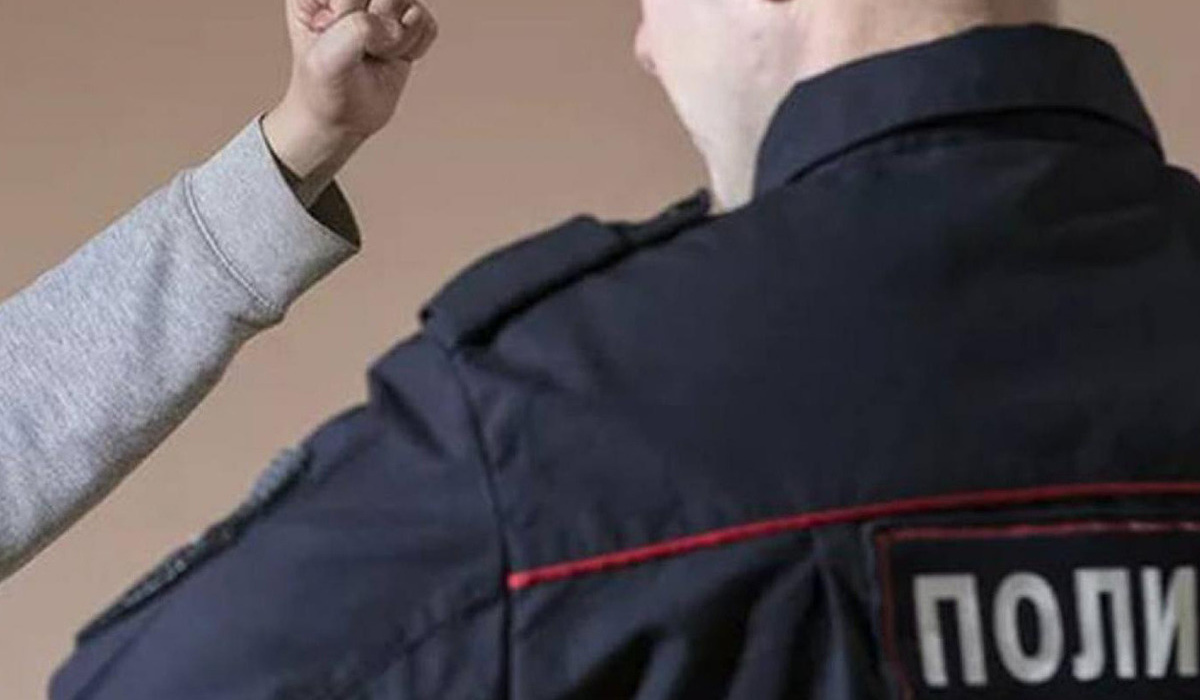 Курянин избил сотрудника полиции в отделении УМВД