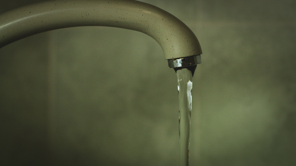 В трех округах Курска 23 сентября отключат холодную воду