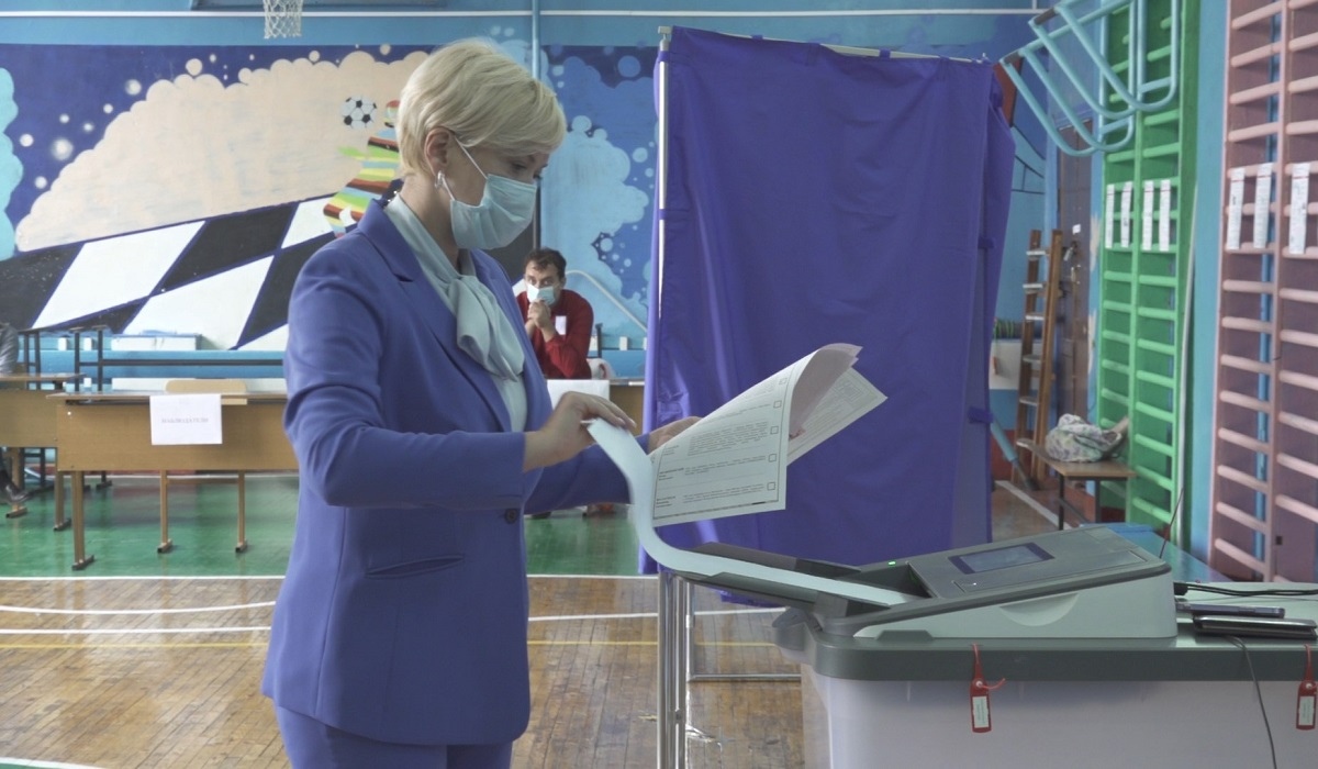 В первый день выборов свой гражданский долг исполнила ректор Курской ГСХА Екатерина Харченко
