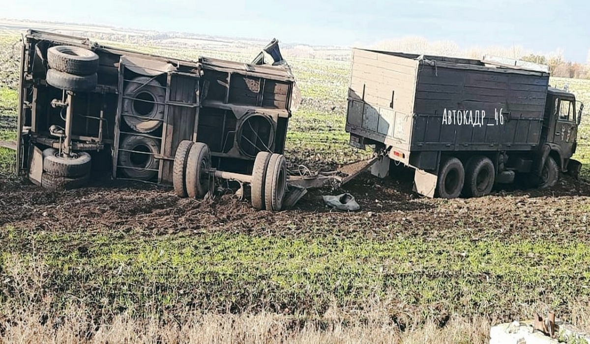 В Курской области 28-летний водитель грузовика пострадал в ДТП
