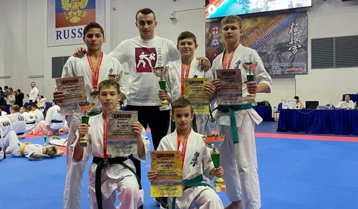 Курские каратисты привезли из Москвы 5 медалей