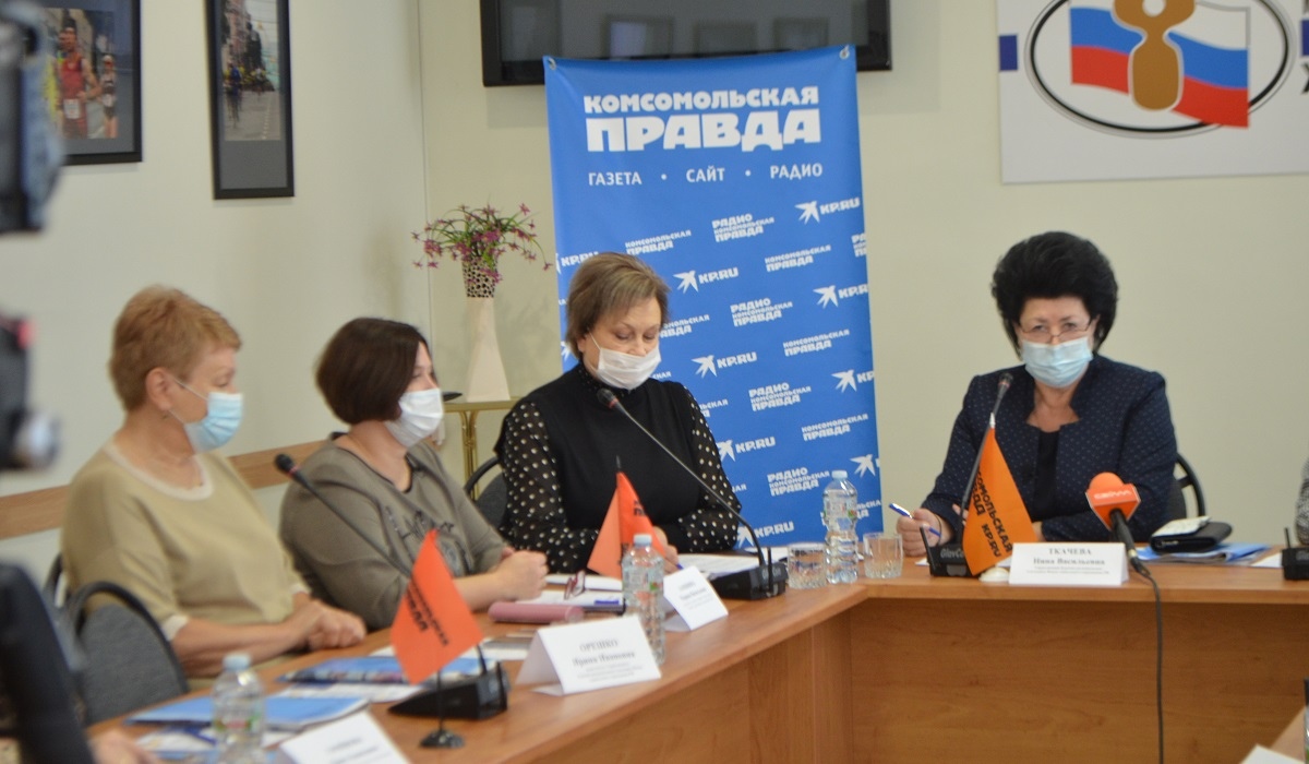 В Курской области обсудили отмену бумажных больничных листов с 2022 года