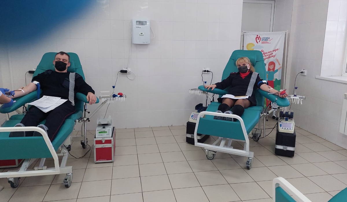 Курские полицейские сдали более 10 литров крови