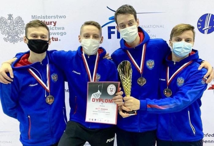 Курские рапиристы завоевали медали на этапах юниорских Кубков мира