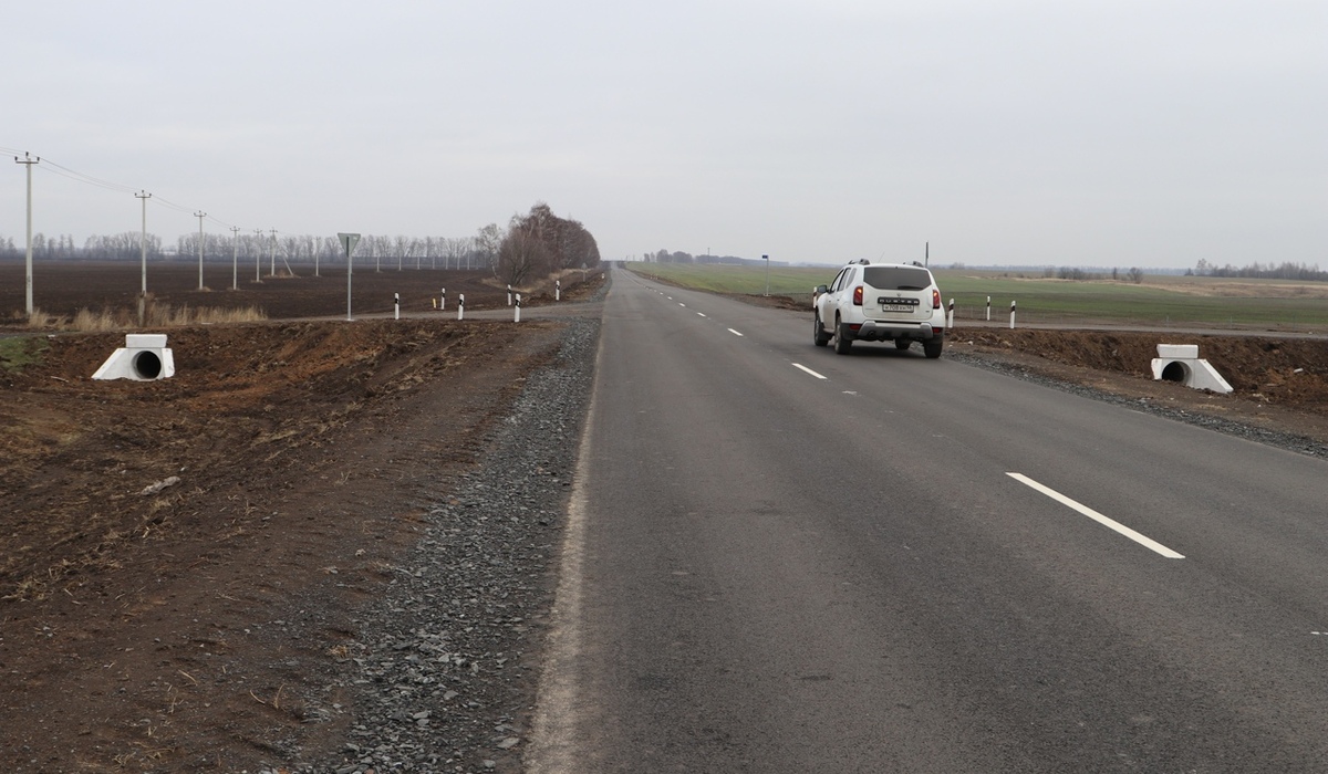 В Курской области досрочно отремонтировали 8 километров дороги «Верхний Любаж – Поныри»