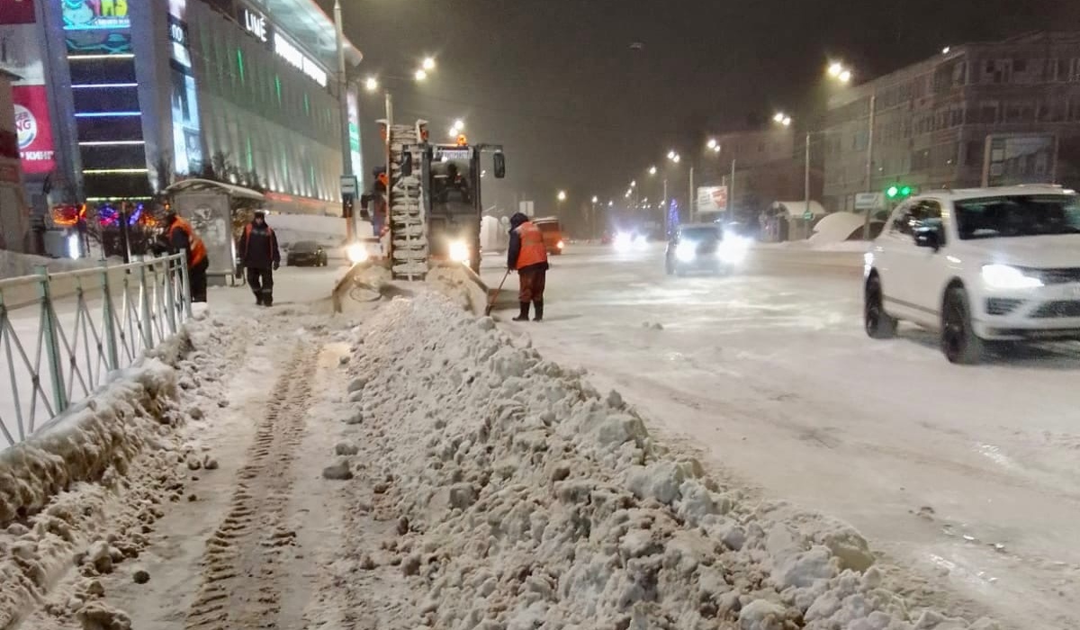 На дорогах Курска сегодня ночью работали 59 снегоуборочных машин