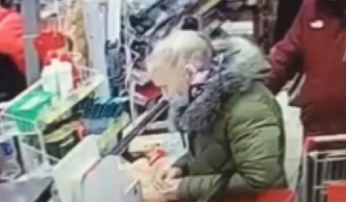 В Курске разыскивают подозреваемую в краже пакета с вещами из магазина