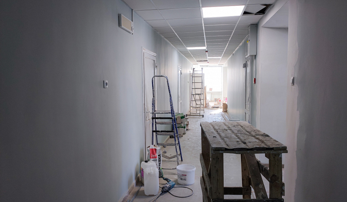 В Курске ремонт поликлиники №7 планируют завершить к апрелю этого года