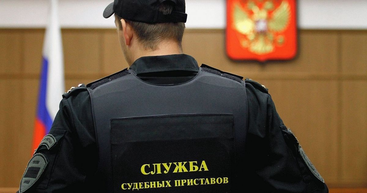 В Курской области 39-летняя женщина укусила судебного пристава