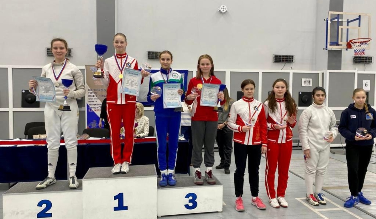 Курские рапиристки выиграли 4 медали на Всероссийских соревнованиях