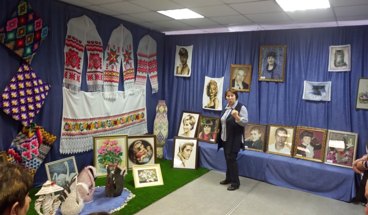 В Курской области провели выставку для пожилых людей и инвалидов