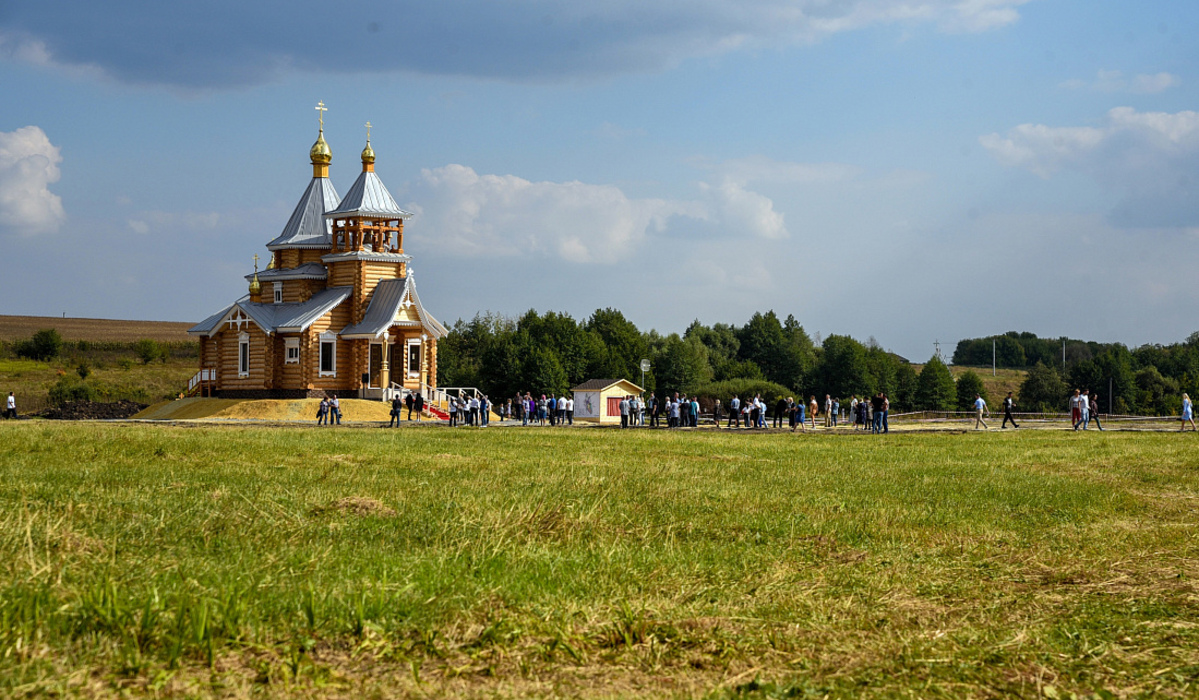 В Курской области церемонии бракосочетания можно проводить на территории объектов культурного наследия