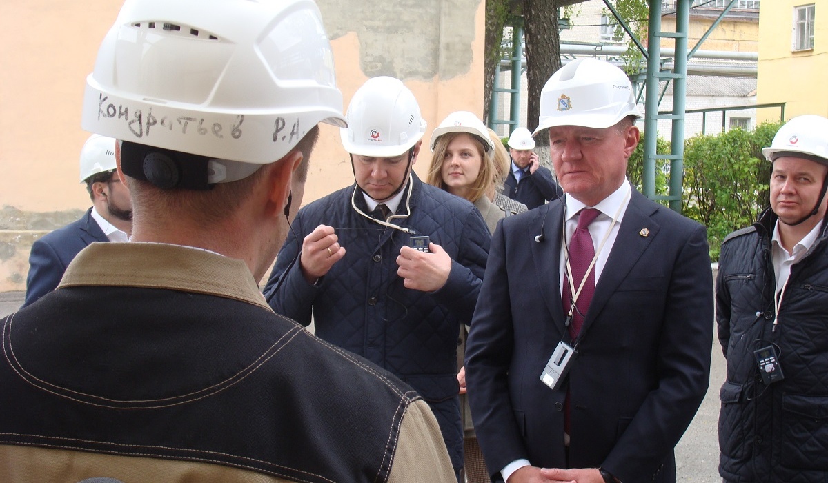 Курский губернатор посетил завод «Геомаш» в Щиграх