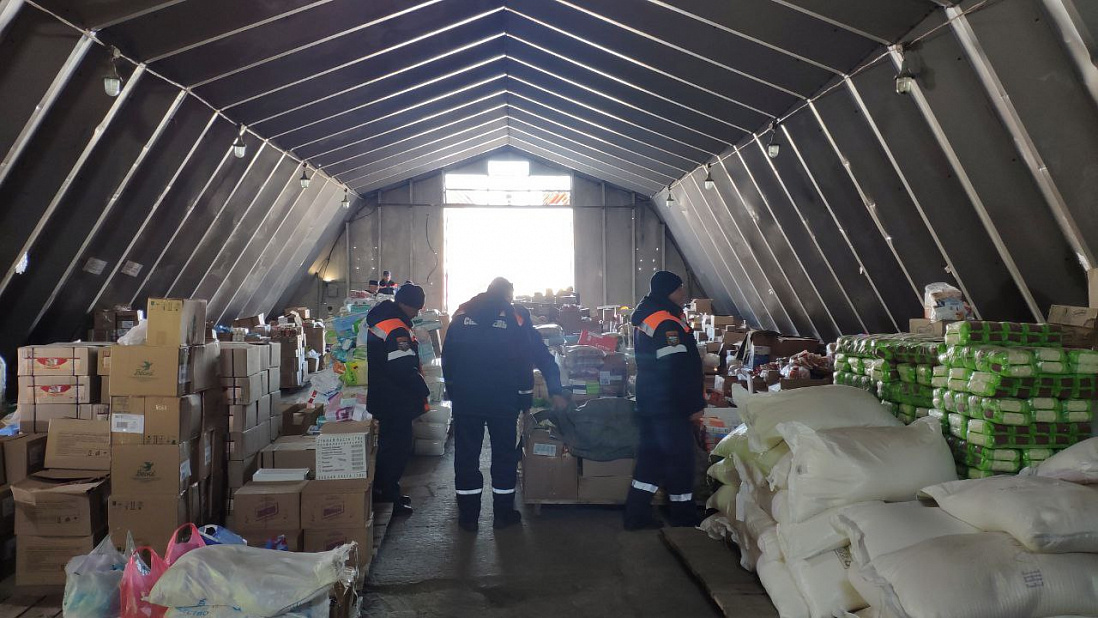 В Курской области продолжают собирать гуманитарную помощь для беженцев из ДНР и ЛНР