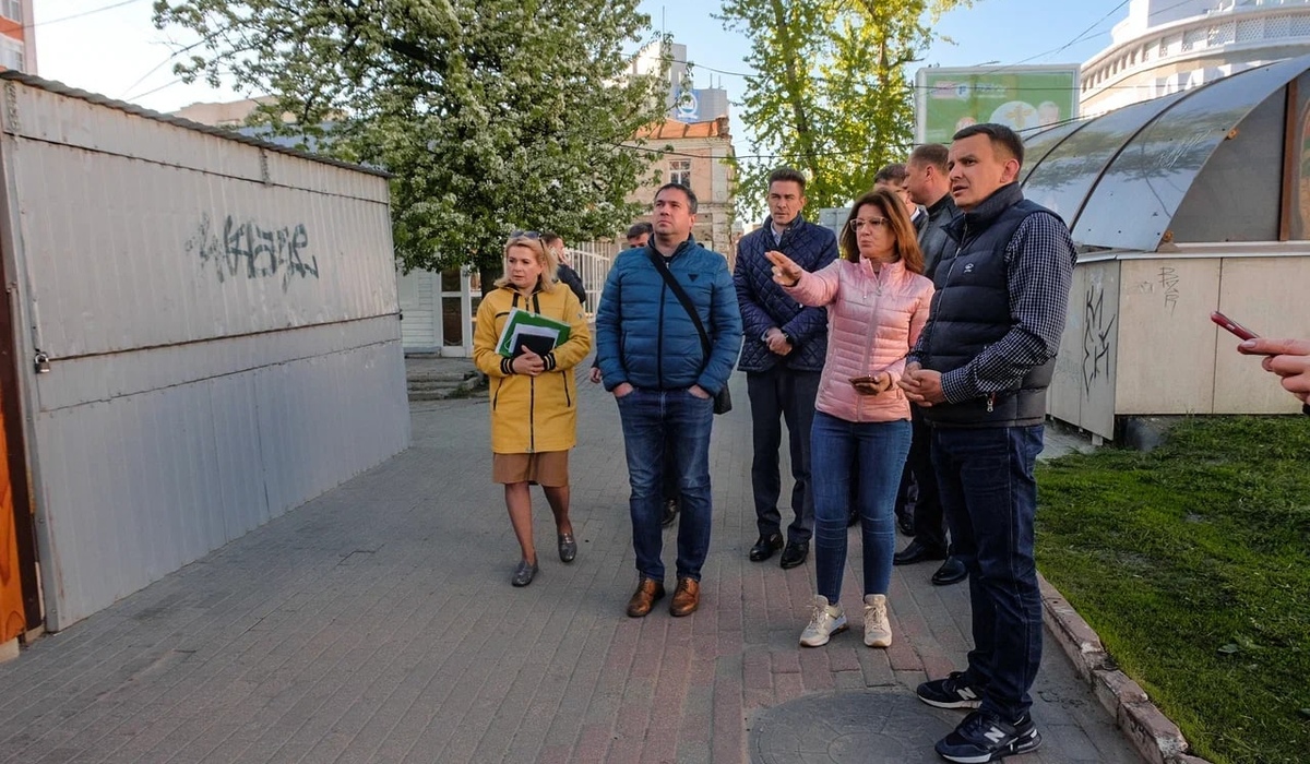 Мэр Курска Игорь Куцак сегодня утром посетил проблемные места города