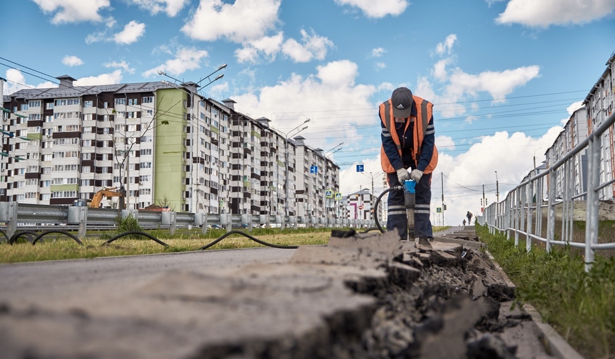 В Курске на проспекте Плевицкой тротуары отремонтируют к 30 мая