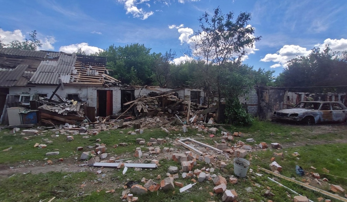 В поселке Теткино Курской области восстанавливают поврежденные строения