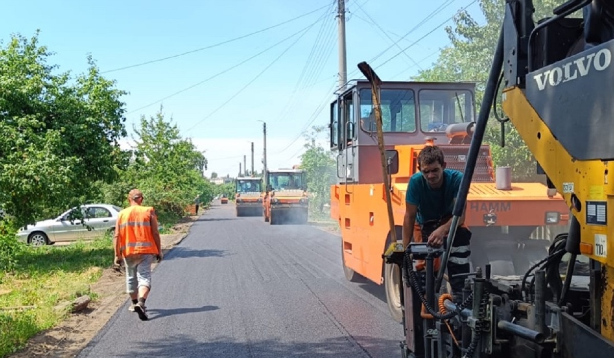 В Курске продолжается ремонт дороги на улице Малиновая