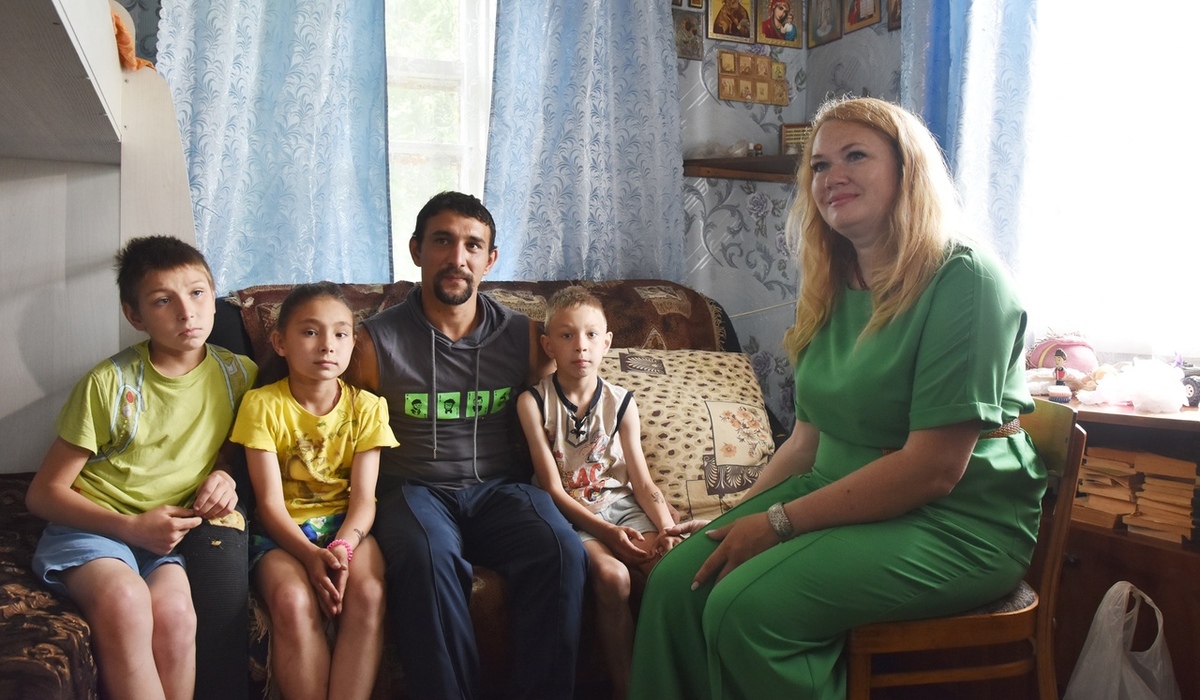 В Курской области помогли отцам-одиночкам на сумму 1,6 млн рублей