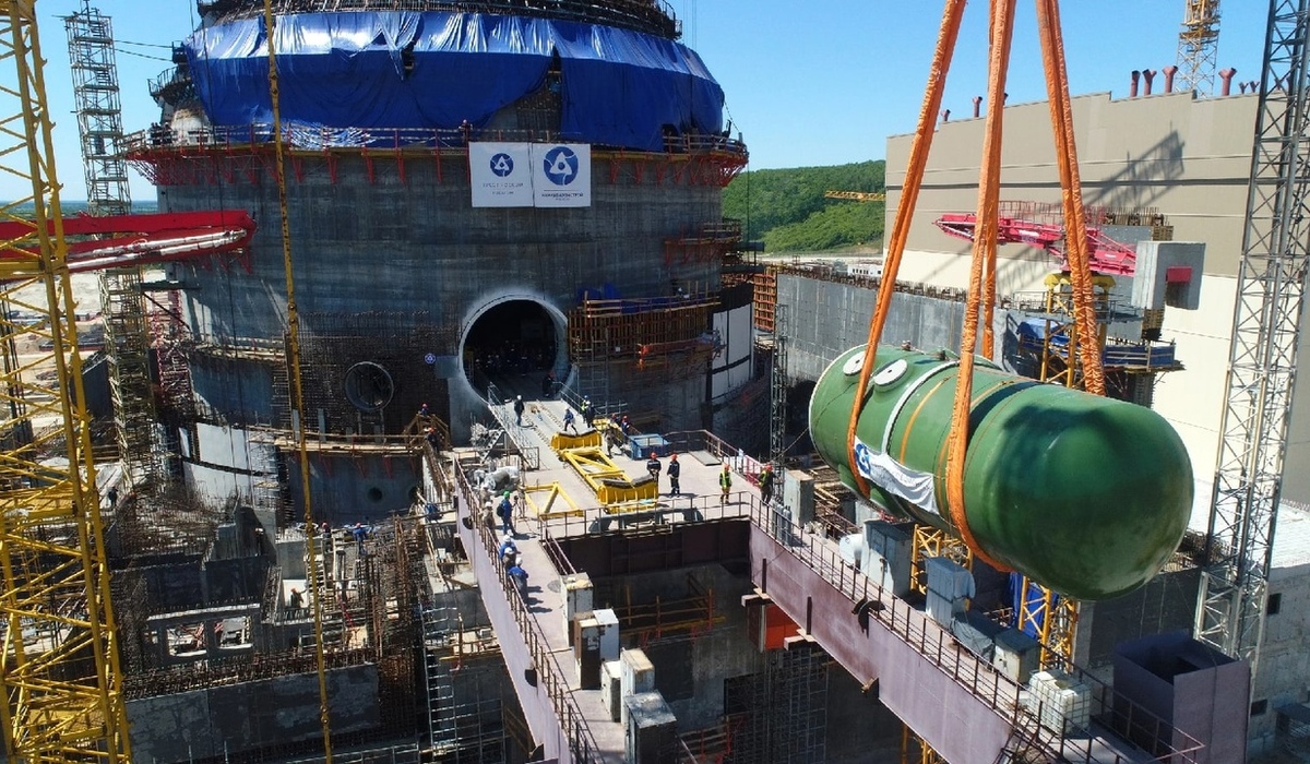На Курской АЭС-2 установили корпус реактора