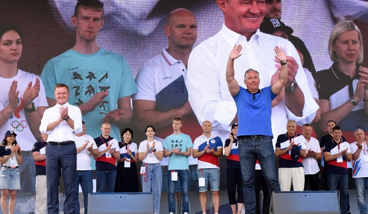 Роман Старовойт поприветствовал гостей Всероссийского Олимпийского дня в Курске