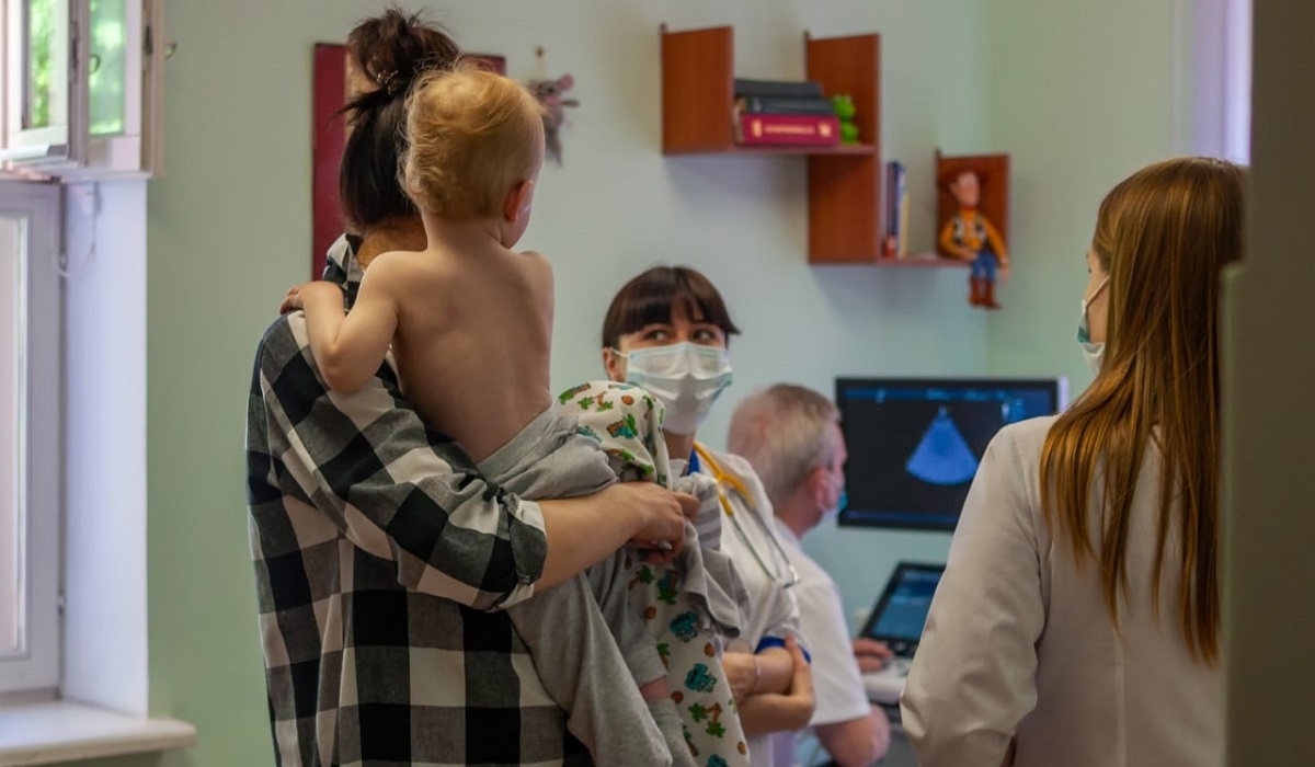 Курских детей с патологией сердца осмотрел московский кардиохирург Михаил Зеленикин