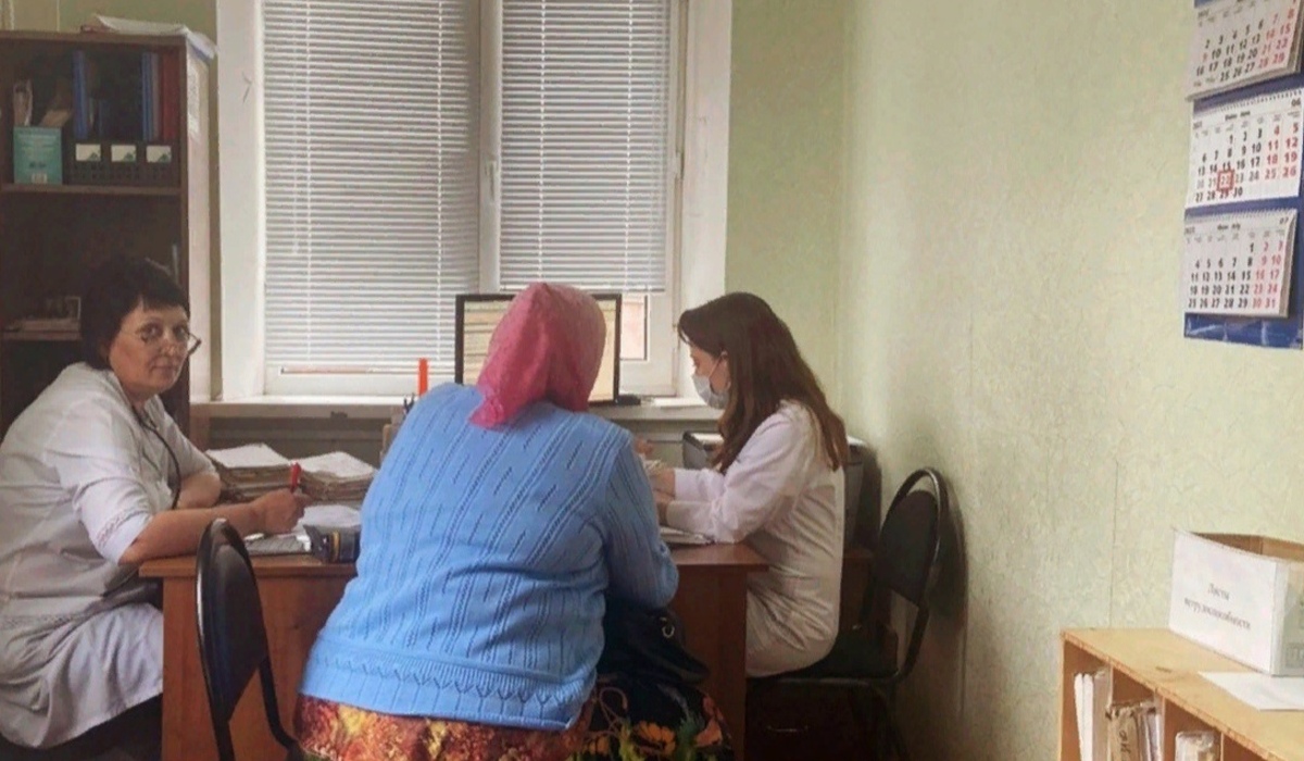Врачи Курской областной больницы провели выездной прием в Пристенской ЦРБ