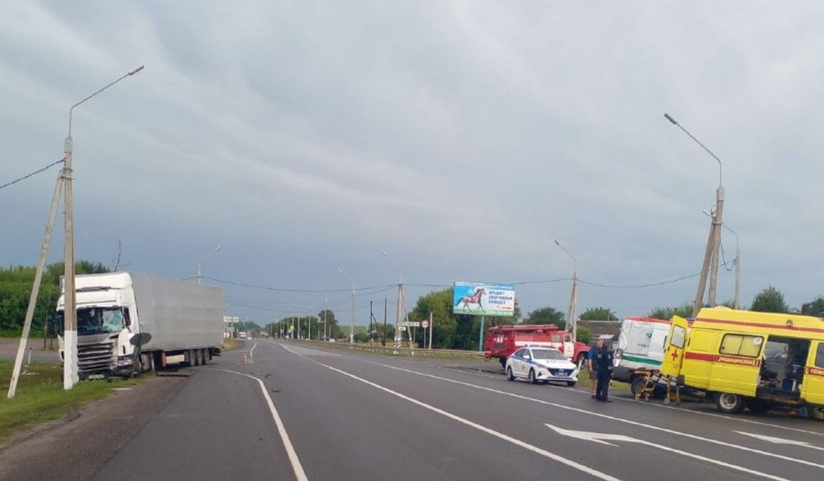 В Курской области 2 человека пострадали в ДТП c инкассаторской машиной