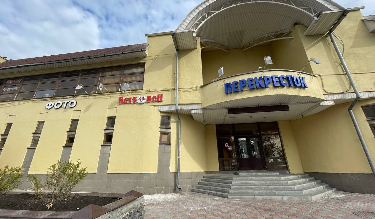 После введения дизайн-кода в Курске преобразился торговый центр на улице Дзержинского