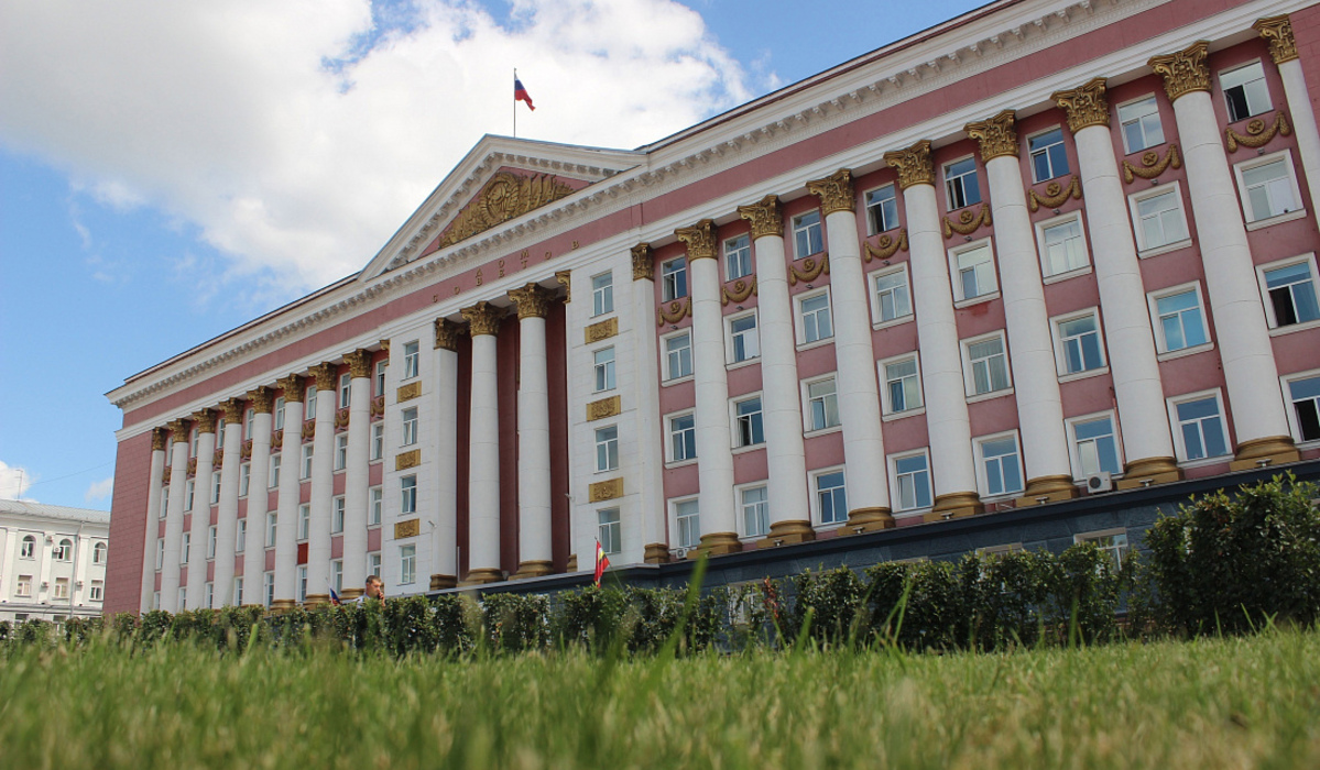В администрации Курской области приостановили приём граждан